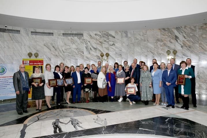 Фото к новости про диплом.JPG Фото к новости про диплом.JPG