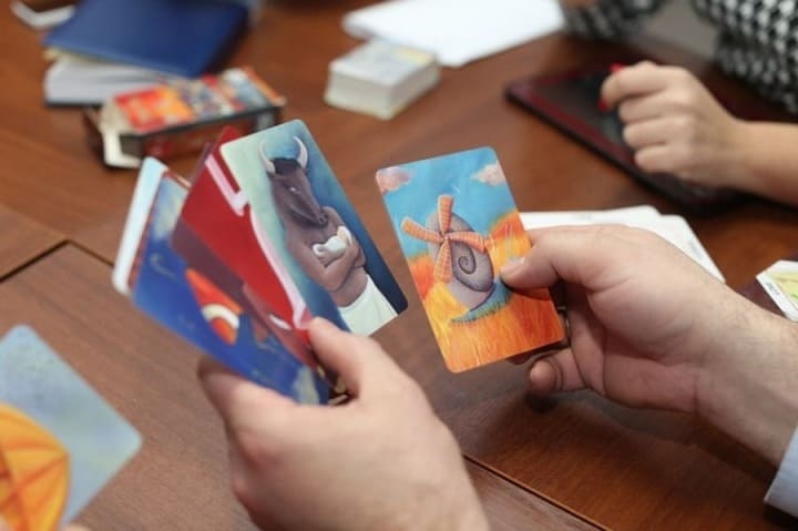 Познакомьтесь с метафорическими ассоциативными картами на бесплатном вебинаре!