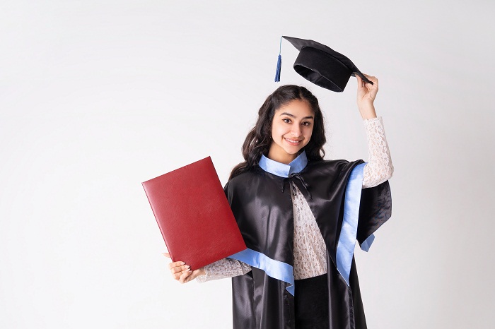 Торжественное вручение документов об образовании в офисе НАДПО